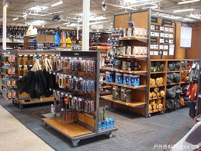 美國(guó)最大戶(hù)外用品店REI掠影 Fenix產(chǎn)品進(jìn)駐與戶(hù)外用品銷(xiāo)售新趨勢(shì)